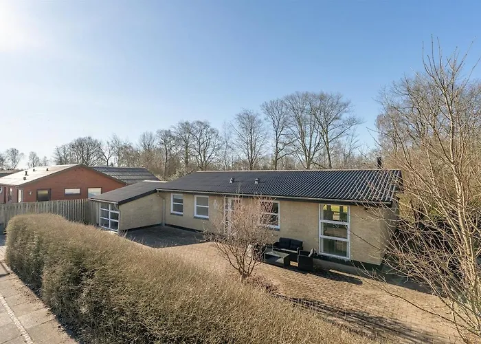 بيت للعطل A House Close To Lego House